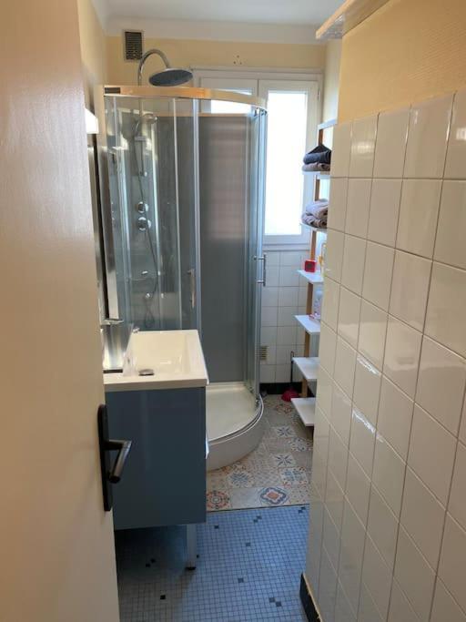 Appartement Spacieux 2 Chambres 坎佩尔 外观 照片